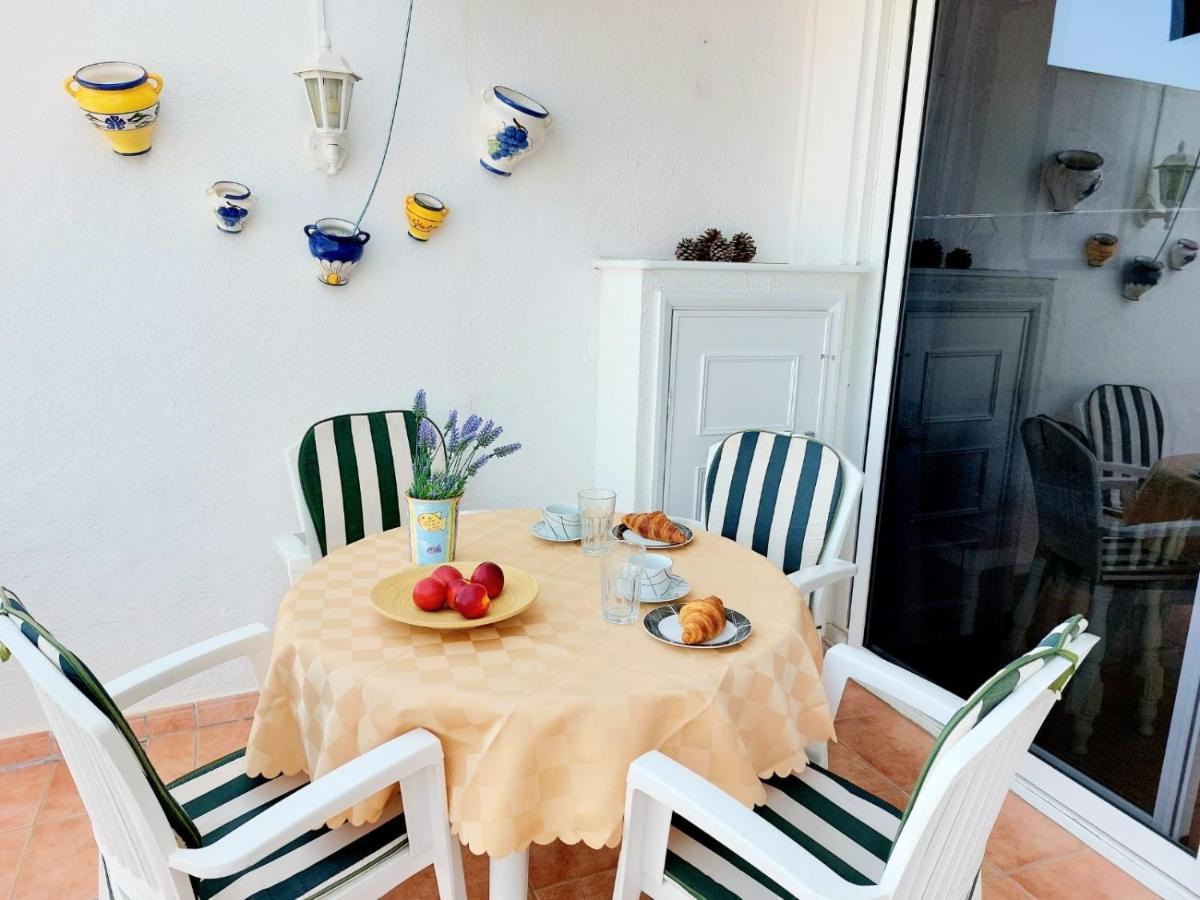 First Line Villa Floor Studio Apartment With Amazing Sea View Air Conditioned Just 50M From The Beach Costa Adeje  Buitenkant foto